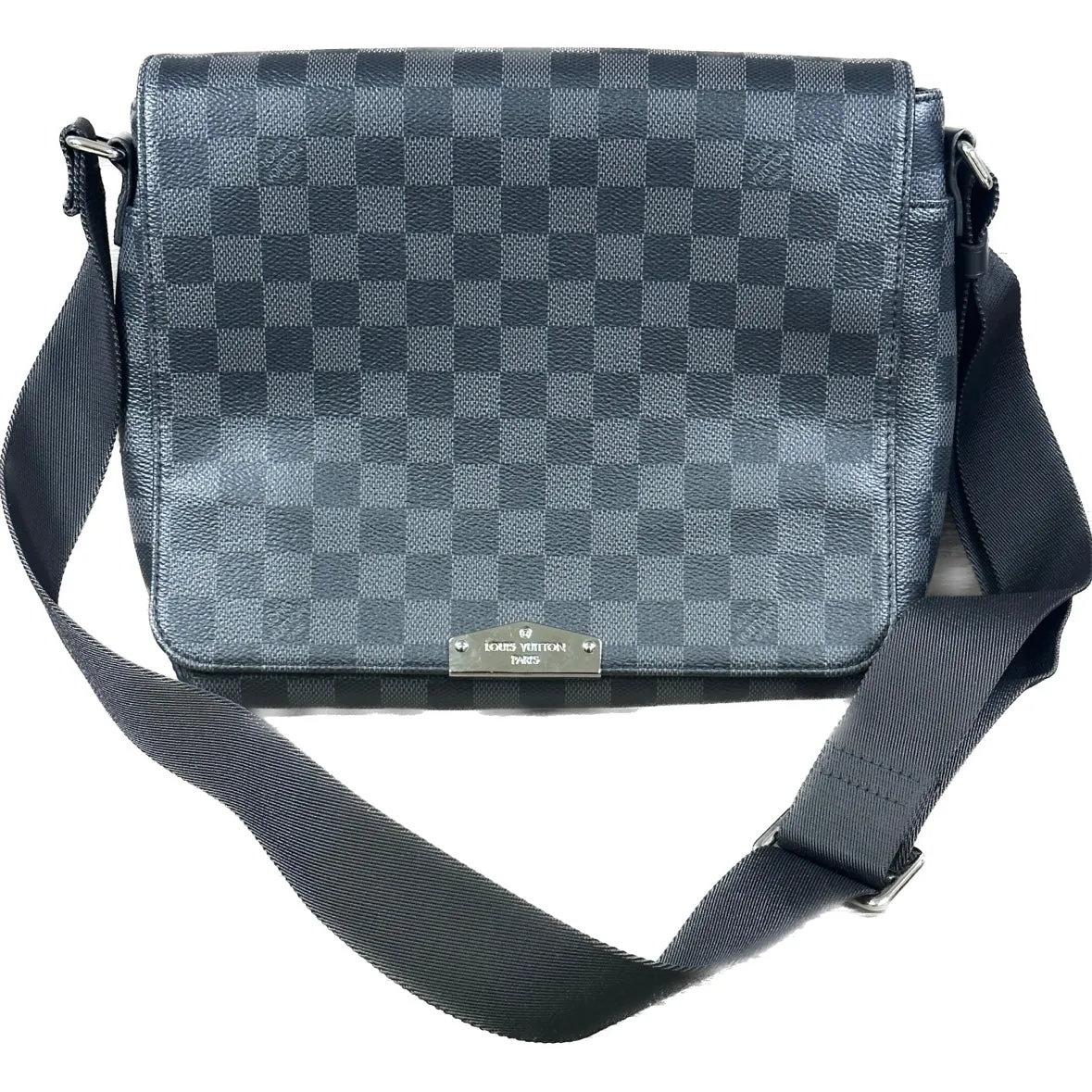 Louis Vuitton District PM Messenger Bag Damier Graphite